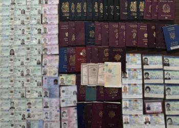 Άγιος Παντελεήμονας: Στη «φάκα» της ΕΛΑΣ έπεσε 31χρονος που διακινούσε πλαστά έγγραφα – ΦΩΤΟ