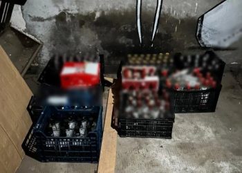 Είχαν γεμίσει «μπόμπες» την Αττική: Εξαρθρώθηκε συμμορία που διακινούσε λαθραία ποτά – ΒΙΝΤΕΟ – ΦΩΤΟ