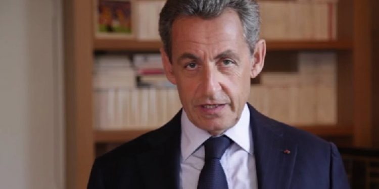 Νικολά Σαρκοζί: Καταδικάστηκε από το Ανώτατο Δικαστήριο – Θα εκτίσει την ποινή του με βραχιολάκι