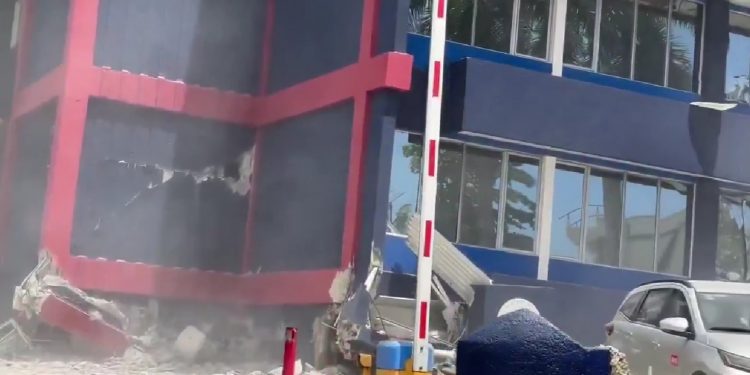 Θηριώδης σεισμός 7,3 στα νησιά Βανουάτου: Εκτεταμένες υλικές ζημιές – Αναφορές για νεκρούς – ΒΙΝΤΕΟ