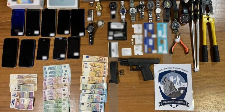 Τα ευρήματα της έρευνας σε Αθήνα και Θεσσαλονίκη για την τουρκική μαφία – Η ανακοίνωση της ΕΛΑΣ – ΒΙΝΤΕΟ – ΦΩΤΟ