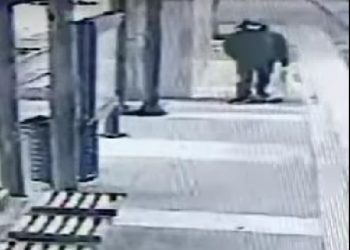 Παλαιό Φάληρο: Καρέ καρέ οι κινήσεις του δράστη πριν τη στυγερή δολοφονία του 61χρονου – ΒΙΝΤΕΟ NTOKOYMENTO