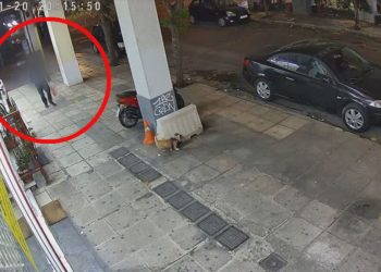 Παλαιό Φάληρο-BINTEO NTOKOYMENTO: Η στιγμή που ο δολοφόνος πάει να εξαργυρώσει το δελτίο των 5.000 ευρώ