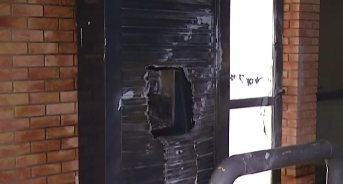 Γέρακας: Έκρηξη σε ΑΤΜ – Δεν κατάφεραν να πάρουν τα χρήματα οι ληστές – ΒΙΝΤΕΟ