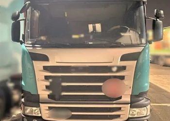 Έβρος: Χειροπέδες σε φορτηγατζή – Επιχείρησε να περάσει παράνομους μετανάστες – Πού τους έκρυβε – ΦΩΤΟ