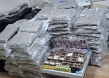 Λιμάνι Ηγουμενίτσας: Εντοπίστηκαν 365 κιλά ναρκωτικών σε φορτηγό με κύβους μαγειρικής – Συνελήφθη ο οδηγός – ΒΙΝΤΕΟ – ΦΩΤΟ