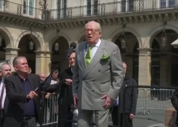 Πέθανε ο Ζαν Μαρί Λεπέν – «Λεπτομέρεια της ιστορίας οι θάλαμοι αερίων στα ναζιστικά στρατόπεδα», είχε πει