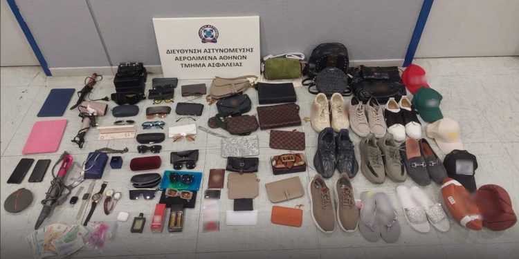 Χειροπέδες στις 2 κλέφτρες που «βούταγαν» βαλίτσες από το αεροδρόμιο «Ελ. Βενιζέλος»  – Πώς δρούσαν – ΦΩΤΟ