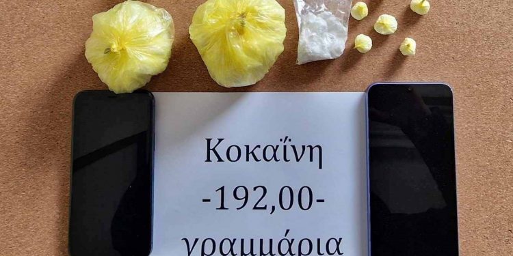 Καλαμάτα: Χειροπέδες σε 34χρονο και 20χρονο για διακίνηση κοκαΐνης – ΦΩΤΟ