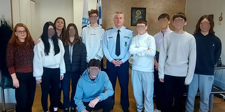 «Επάγγελμα του αστυνομικού»: Η διαφορετική συνέντευξη του Διευθυντή της Αστυνομίας Κοζάνης σε μαθητές – ΦΩΤΟ