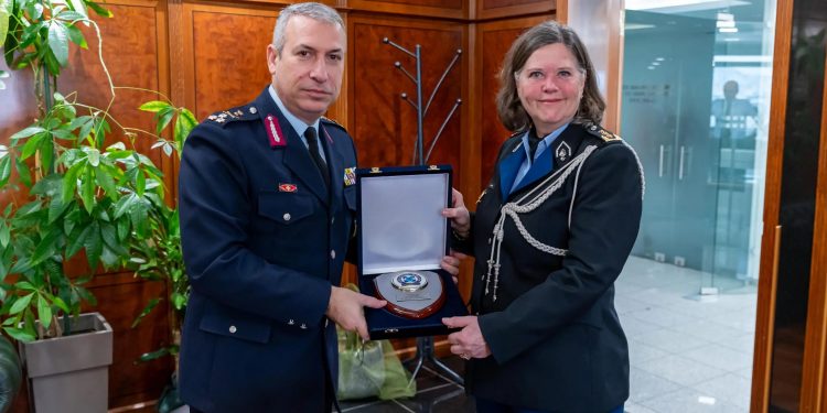 Συνάντηση του Αρχηγού της ΕΛΑΣ με την Αρχηγό της Βασιλικής Χωροφυλακής της Ολλανδίας – ΦΩΤΟ