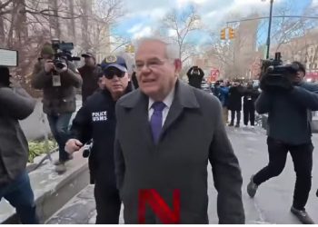 Μπομπ Μενέντεζ: Σε κάθειρξη 11 ετών για διαφθορά καταδικάστηκε ο Αμερικανός πρώην γερουσιαστής – ΒΙΝΤΕΟ