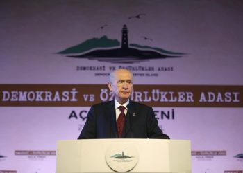 Ο Μπαχτσελί καλεί τον Οτσαλάν να ανακοινώσει την διάλυση του PKK