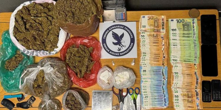 Τρίπολη: Τρεις συλλήψεις για διακίνηση κοκαΐνης και χασίς – ΦΩΤΟ