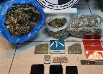 Ηράκλειο: Η «φούντα» πήγαινε σύννεφο – Κατασχέθηκαν 3 κιλά κάνναβης και 28 δενδρύλλια – 2 συλλήψεις – ΦΩΤΟ