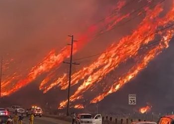 Το Λος Άντζελες φλέγεται ξανά: Η νέα πυρκαγιά ενισχύεται από τους ανέμους Σάντα Άνα – ΒΙΝΤΕΟ
