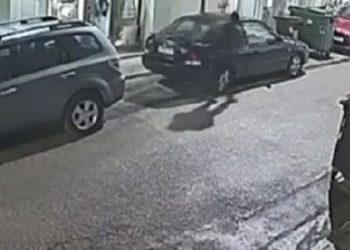 Περιστέρι: Συναγερμός στην ΕΛΑΣ για τον άνδρα που κυνήγησε 22χρονη με κατεβασμένο παντελόνι – ΒΙΝΤΕΟ