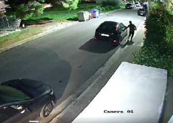 ΒΙΝΤΕΟ ΝΤΟΚΟΥΜΕΝΤΟ από την επ’ αυτοφώρω σύλληψη 58χρονου που άνοιγε αυτοκίνητα και σπίτια στη Ραφήνα