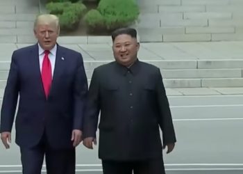 Κιμ έμαθες τα νέα; Ο Τραμπ θέλει να αποκαταστήσει την επαφή με τον ηγέτη της Βόρειας Κορέας