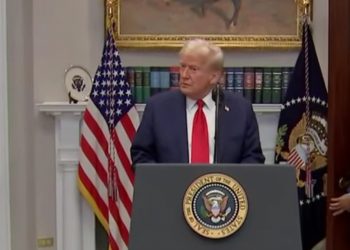 Ο Τραμπ «πήρε το όπλο του»: Προειδοποιεί με επιβολή δασμών τις χώρες της ΕΕ και την Κίνα – ΒΙΝΤΕΟ