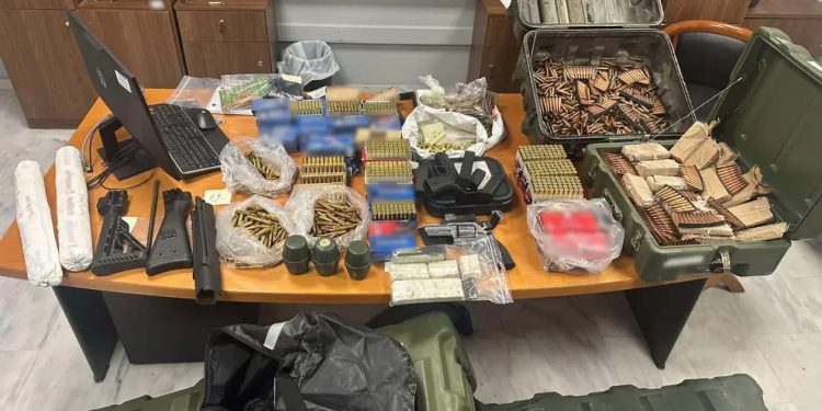 Χανιά: Η ΕΛΑΣ εντόπισε νέα αποθήκη με εκρηκτικά και βαρύ οπλισμό – Ακόμη μία σύλληψη – ΦΩΤΟ
