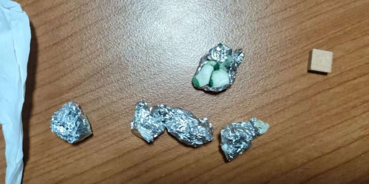 Γκάζι: Έκρυβε την κοκαΐνη στο εσώρουχο – 2 συλλήψεις για όπλα και ναρκωτικά – ΦΩΤΟ