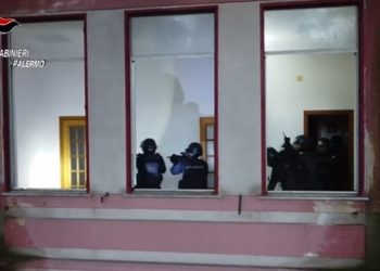 Eπιχείρηση-μαμούθ κατά της μαφίας στο Παλέρμο με 1.200 καραμπινιέρους – Πάνω από 180 συλλήψεις – ΒΙΝΤΕΟ