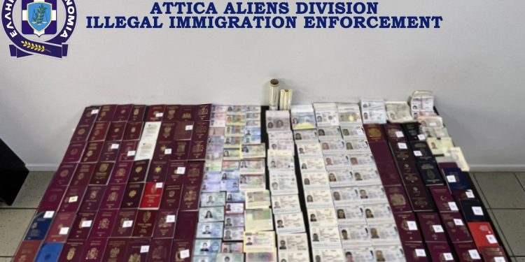Πώς πιάστηκε στη «φάκα» της ΕΛΑΣ ο «μάγος» των πλαστών διαβατηρίων – ΒΙΝΤΕΟ – ΦΩΤΟ