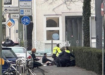 Πυροβολισμοί έξω από δικαστήριο στη Γερμανία – Στη δίκη για την εκτέλεση ενός διάσημου μποξέρ – ΦΩΤΟ