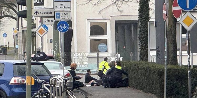 Πυροβολισμοί έξω από δικαστήριο στη Γερμανία – Στη δίκη για την εκτέλεση ενός διάσημου μποξέρ – ΦΩΤΟ