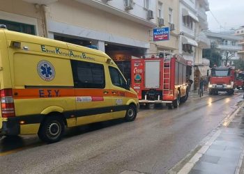 Bούτηξε στο κενό από μπαλκόνι ξενοδοχείου για να γλιτώσει από τον σύζυγό της – Προσήχθη ο 51χρονος – ΦΩΤΟ