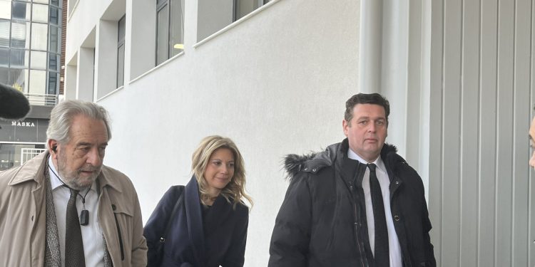 Τέμπη: Μήνυση από συγγενείς των θυμάτων κατά του Εφέτη Ανακριτή για παραλείψεις στην υπόθεση – BINTEO