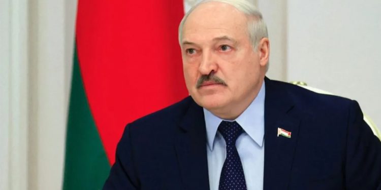 Ο Λουκασένκο κατηγορεί την Αμερική ότι θέλει να «ξεσηκώσει» τη Ρωσία εναντίον της Κίνας