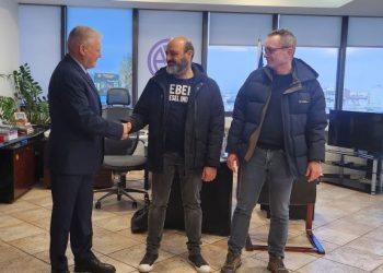 Οδηγός του ΟΑΣΘ βρήκε και παρέδωσε γυναικεία τσάντα με 1.400 ευρώ – ΒΙΝΤΕΟ – ΦΩΤΟ