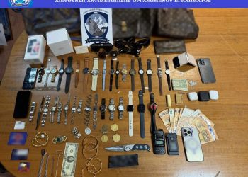 Χειροπέδες σε μακρυχέρα οικιακή βοηθό που «ξάφρισε« κοσμήματα και ασημικά σκεύη αξίας 8.000€ – ΒΙΝΤΕΟ – ΦΩΤΟ