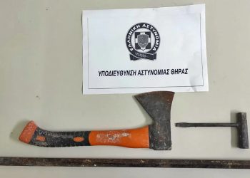 Σαντορίνη: 59χρονος προσπάθησε να διαρρήξει λεωφορείο ενώ το νησί «κουνιέται» από τους σεισμούς – ΒΙΝΤΕΟ – ΦΩΤΟ
