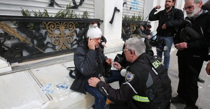 Επεισόδια στο Σύνταγμα: 29 οι τραυματίες