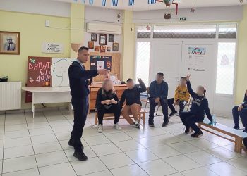 ΕΛΑΣ: Ενημερωτικές δράσεις σε μαθητές, γονείς και εκπαιδευτικούς στην Αιτωλοακαρνανία – ΦΩΤΟ