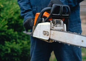 Πάτρα: Τσακώθηκαν και έβγαλε αλυσοπρίονο να τον εκφοβίσει – BINTEO