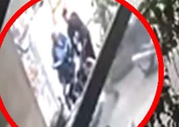 Αθήνα: Τι δείχνουν τα πρώτα ευρήματα του ιατροδικαστή για τον θάνατο του αστέγου μέσα σε εστιατόριο