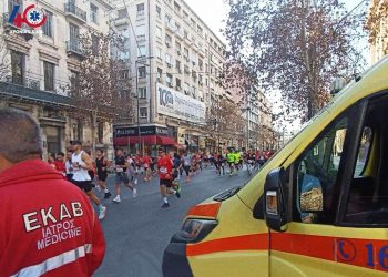 Το ΕΚΑΒ βοήθησε 80 δρομείς στον 13ο Ημιμαραθώνιο της Αθήνας – ΦΩΤΟ