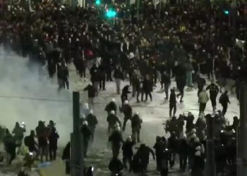 Η ΕΛΑΣ για τα επεισόδια της Τετάρτης στο Σύνταγμα – 31 προσαγωγές, 14 συλλήψεις – ΒΙΝΤΕΟ