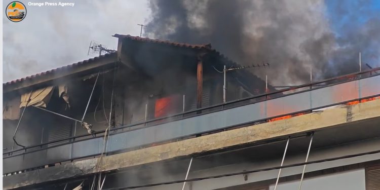 Mεγάλη φωτιά σε διαμέρισμα στο Χαϊδάρι – Ισχυρές δυνάμεις της Πυροσβεστικής στο σημείο – ΦΩΤΟ