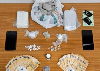 «Θηλυκή συμμορία» διακινούσε ηρωίνη και κοκαΐνη σε «πιάτσες» της Αττικής – ΒΙΝΤΕΟ – ΦΩΤΟ