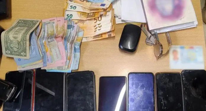 Πάτρα: «Ξάφρισε» χρήματα και κινητό από εργάτρια γης – ΦΩΤΟ