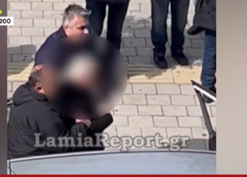 Λαμία: Το ΒΙΝΤΕΟ με τον Αρχιμανδρίτη που τα «χώνει» και επιτίθεται σε αστυνομικούς γιατί του αφαίρεσαν τις πινακίδες – ΦΩΤΟ