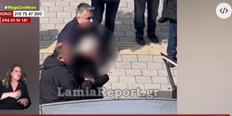 Λαμία: Το ΒΙΝΤΕΟ με τον Αρχιμανδρίτη που τα «χώνει» και επιτίθεται σε αστυνομικούς γιατί του αφαίρεσαν τις πινακίδες – ΦΩΤΟ