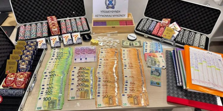Πώς έγινε η αστυνομική επιχείρηση στην χαρτοπαιχτική λέσχη στη Μύκονο – Η ανακοίνωση της ΕΛΑΣ – ΦΩΤΟ
