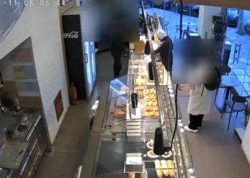 ΒΙΝΤΕΟ ΝΤΟΚΟΥΜΕΝΤΟ – Καρέ καρέ η δράση του οπλισμένου 33χρονου που «ξάφριζε» καταστήματα στη Θεσσαλονίκη