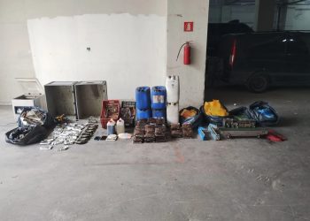 Συνελήφθησαν 2 άτομα από το ελληνικό FBI για λαθρεμπόριο καπνού ναργιλέ – ΦΩΤΟ